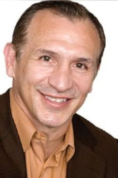 Ray Mancini interpreta Chico