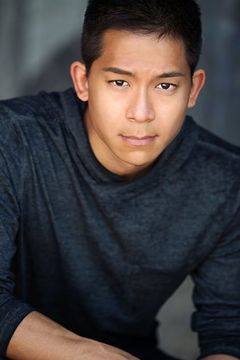 Andrew Hwang interpreta Mandarin Blogger (uncredited)