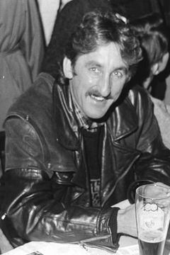 Frank Ripploh interpreta Drunk legionnaire