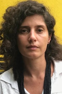 Gabriela Carneiro da Cunha interpreta Adult Ana Lúcia "Nalu" Paiva