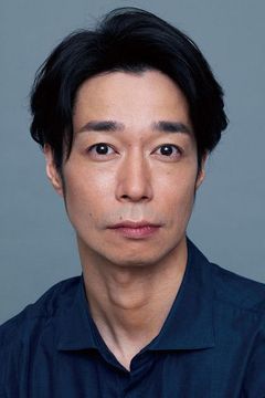Shinya Hamada interpreta Dance Industry Magazine Editor