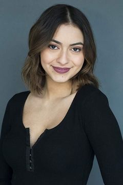 Keana Bastidas interpreta Stephanie