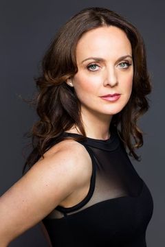 Melissa Errico interpreta Andrea