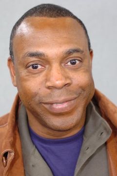 Michael Winslow interpreta Dumas