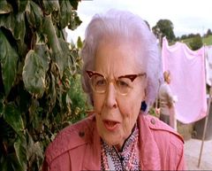 Jeanne Mockford interpreta Bag Lady