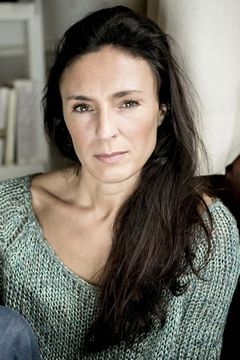 Emmanuelle Moreau interpreta BBQ Guest