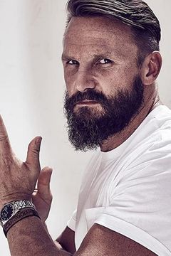 Ryan Tarran interpreta Brax