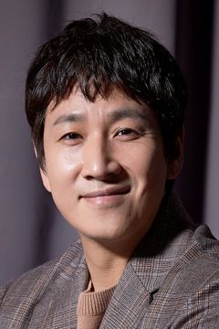 Lee Sun-kyun interpreta Park Dong-ik