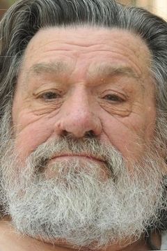 Ricky Tomlinson interpreta Leopold Durant