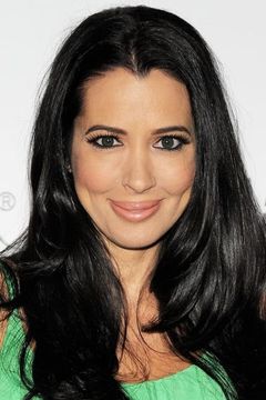 Amy Weber interpreta Lynn Starks