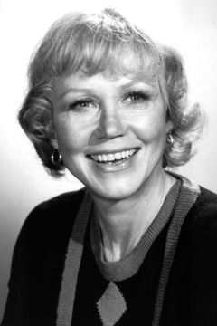 Audra Lindley interpreta Mrs. Ferrara