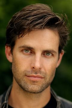Aidan Whytock interpreta Jeff