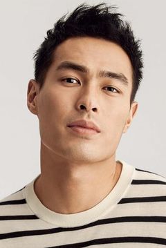 Tony Yang interpreta Yun Qing