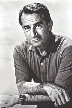 John Beradino interpreta Sergeant Emile Klinger (uncredited)