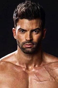 Sergi Constance interpreta Zeus