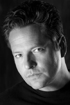 Dale Midkiff interpreta Vincent Erlich