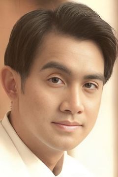 Dodo Charnlekha Yuthapichye interpreta Commando