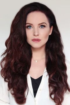 Liesl Ahlers interpreta Marina