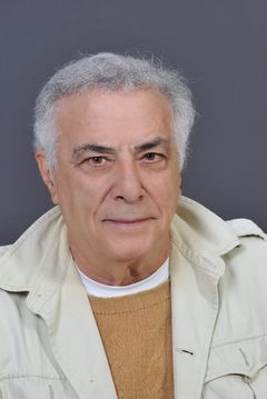 Richard Romanus interpreta Michael Longo