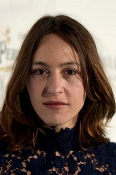Sarah Adler interpreta Comtesse d'Artois