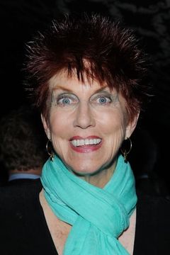 Marcia Wallace interpreta Mrs. Krabappel (voice)