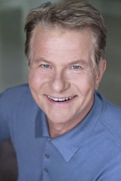 David Ruprecht interpreta Radio Voice (credited as David Ruprecht)