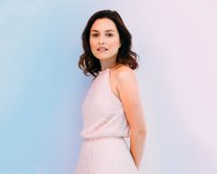 Jenna Gavigan interpreta Lucinda