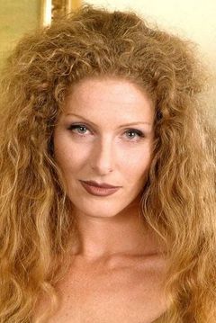 Domiziana Giordano interpreta Eugenia