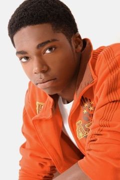 Nathaniel Lee Jr. interpreta Sammy