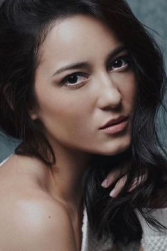 Julie Estelle interpreta Alicia