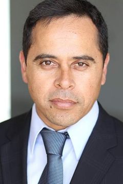Albert P. Santos interpreta Hood