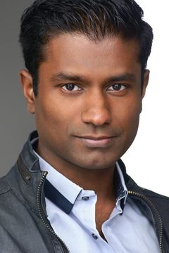 Rajan Velu interpreta Theodore