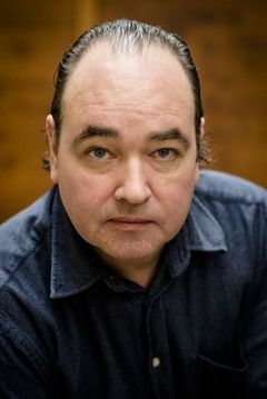 Lucas Bleger interpreta Jacky Tiffou, vigil man