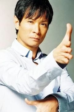 Berg Ng interpreta Senior Inspector Cheung