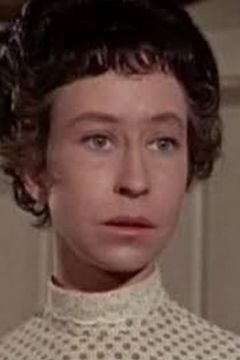 Jenny Egan interpreta Mildred Snow