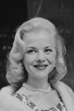 Helene Stanley interpreta Polly Crockett