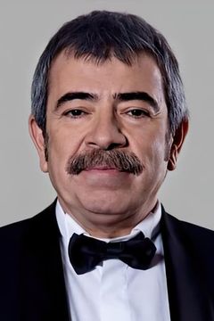Selçuk Yöntem interpreta Melih Pasha