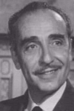 Jan Arvan interpreta Airport Official (uncredited)