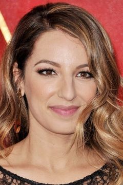 Vanessa Lengies interpreta Erica Mouniere