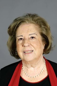 Catarina Avelar interpreta Old Woman