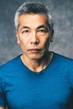Hiro Kanagawa interpreta Kenneth