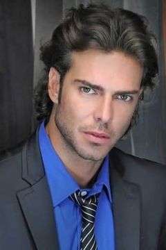 Juan A. Baptista interpreta Ramírez