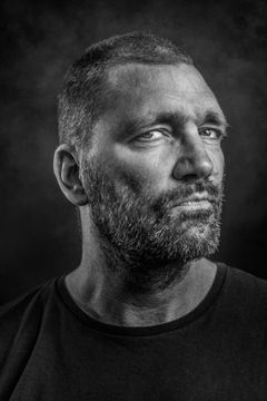 Theo Maassen interpreta Tibbe