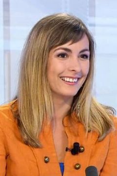 Anna Ramade interpreta Smurfette (voice)