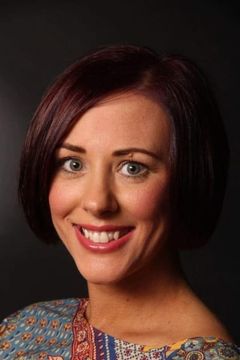 Stacey Clegg interpreta Gala Dinner Guest (uncredited)