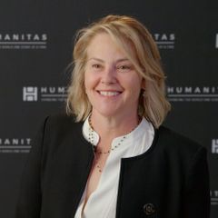 Jenny Bicks interpreta Miss Haskell