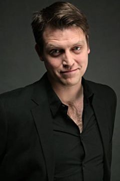 Steve Cochrane interpreta Doctor Edwards