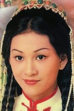 Candice Yu interpreta Mrs. Li