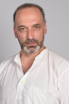 Heitor Lourenço interpreta (Uncredited)