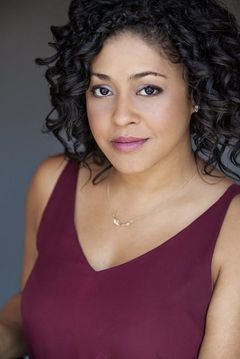 Teneisha Collins interpreta Ms. Burns